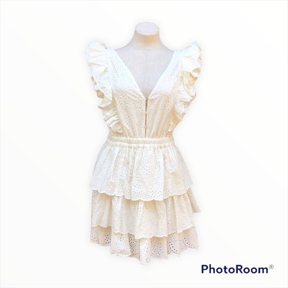 NWT Love the Label Womens Eyelet Ruffle Sleeve Tiered Dress Ecru Medium - Picture 4 of 15